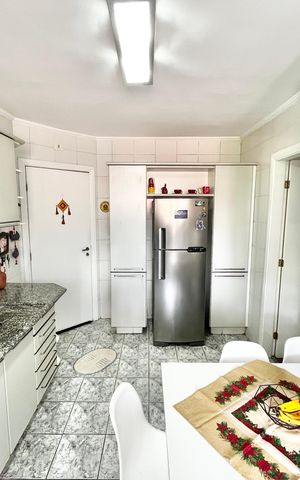 Apartamento à venda com 115m², 3 quartos e 2 vagas Apartamento à venda com 115m², 3 quartos e 2 vagasCozinha