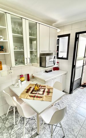 Apartamento à venda com 115m², 3 quartos e 2 vagas Apartamento à venda com 115m², 3 quartos e 2 vagasCozinha