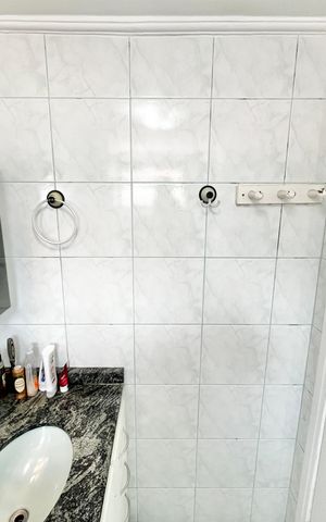 Apartamento à venda com 115m², 3 quartos e 2 vagas Apartamento à venda com 115m², 3 quartos e 2 vagasBanheiro da Suíte