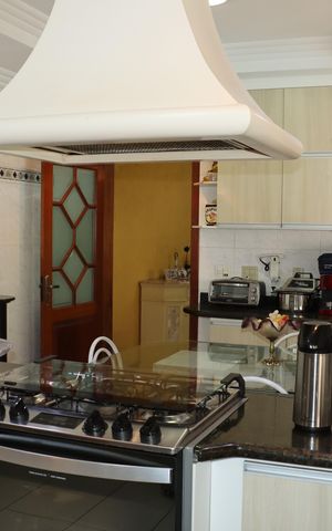 Casa de condomínio para alugar com 1100m², 4 quartos e 6 vagasCozinha