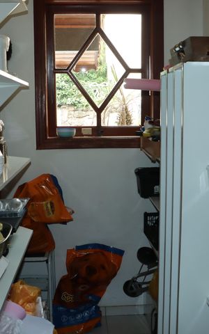 Casa de condomínio para alugar com 1100m², 4 quartos e 6 vagasDespensa