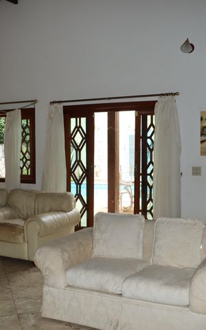 Casa de condomínio para alugar com 1100m², 4 quartos e 6 vagasSala
