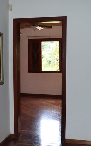 Casa de condomínio para alugar com 1100m², 4 quartos e 6 vagasCorredor