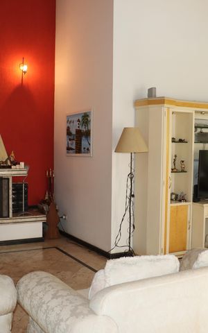 Casa de condomínio para alugar com 1100m², 4 quartos e 6 vagasSala