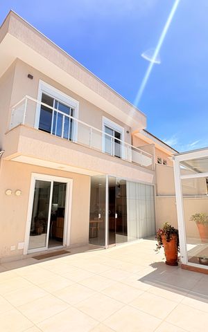 Casa de condomínio à venda com 193m², 3 quartos e 2 vagasQuintal