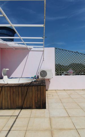 Casa à venda com 84m², 1 quarto e 2 vagasTerraço