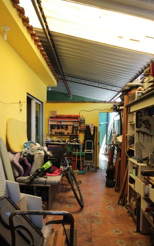 Casa à venda com 84m², 1 quarto e 2 vagasVaranda