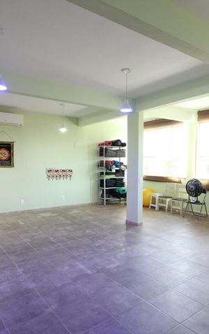 Casa à venda com 84m², 1 quarto e 2 vagasQuintal - Sala