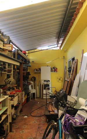 Casa à venda com 84m², 1 quarto e 2 vagasVaranda