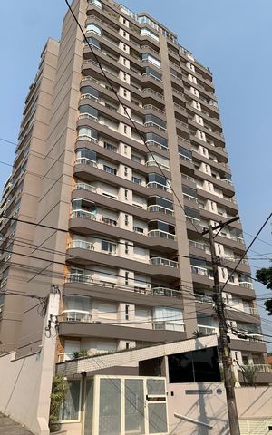 Apartamento à venda com 135m², 3 quartos e 3 vagasFachada e portaria