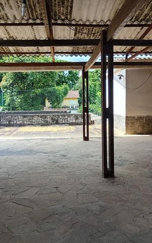Casa para alugar com 1200m², 6 quartos e 8 vagas Casa para alugar com 1200m², 6 quartos e 8 vagasÁrea Comum