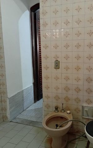 Casa para alugar com 1200m², 6 quartos e 8 vagas Casa para alugar com 1200m², 6 quartos e 8 vagasBanheiro