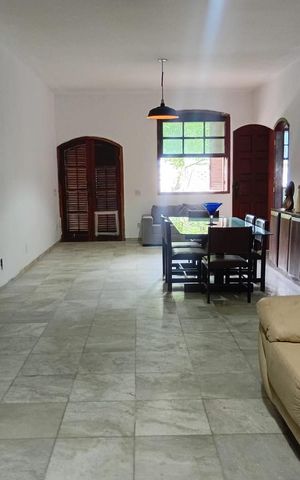 Casa para alugar com 1200m², 6 quartos e 8 vagas Casa para alugar com 1200m², 6 quartos e 8 vagasSala