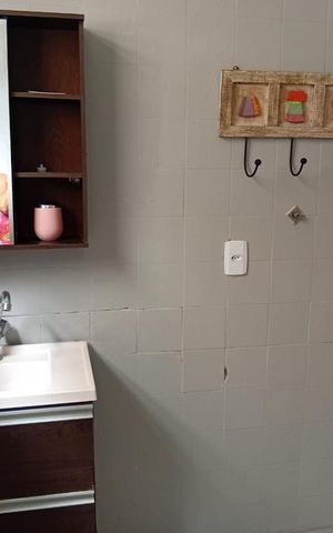 Casa para alugar com 1200m², 6 quartos e 8 vagas Casa para alugar com 1200m², 6 quartos e 8 vagasBanheiro