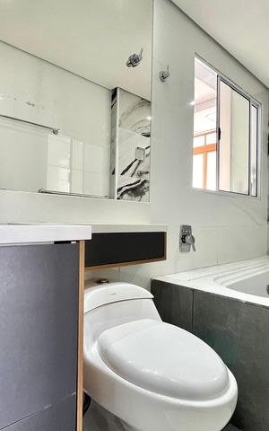 Apartamento à venda com 108m², 2 quartos e 2 vagas Apartamento à venda com 108m², 2 quartos e 2 vagasBanheiro da Suíte