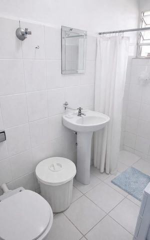 Casa à venda com 160m², 3 quartos e 3 vagas Casa à venda com 160m², 3 quartos e 3 vagasBanheiro da Edícula
