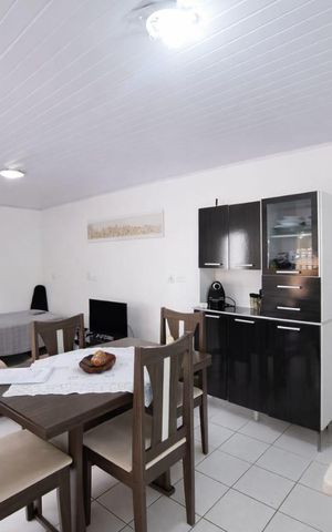 Casa à venda com 160m², 3 quartos e 3 vagas Casa à venda com 160m², 3 quartos e 3 vagasQuarto da Edícula