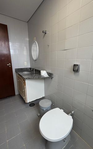 Apartamento à venda com 144m², 3 quartos e 2 vagasBanheiro da Suíte