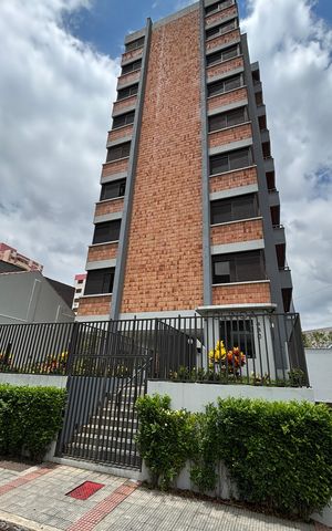 Apartamento à venda com 144m², 3 quartos e 2 vagasFachada