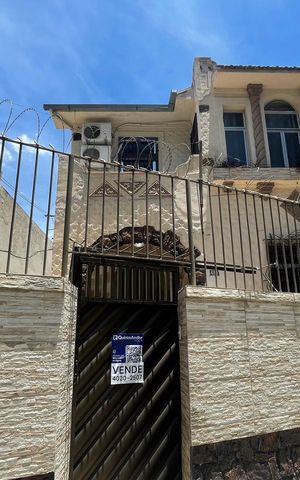 Casa à venda com 200m², 3 quartos e 2 vagas Casa à venda com 200m², 3 quartos e 2 vagasPlaquinha
