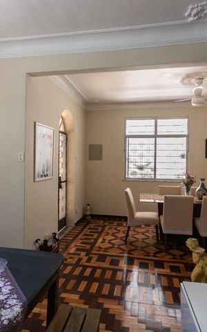Casa à venda com 200m², 3 quartos e 2 vagasSala