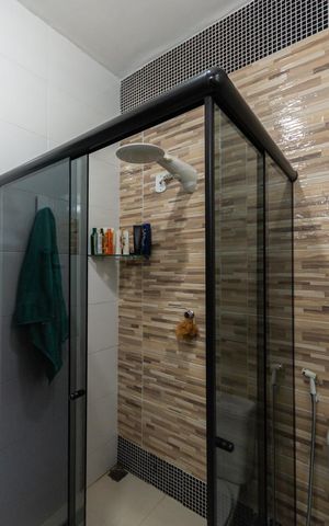Casa à venda com 200m², 3 quartos e 2 vagasBanheiro