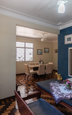 Casa à venda com 200m², 3 quartos e 2 vagasSala