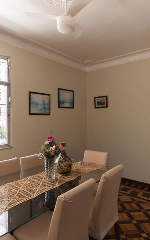 Casa à venda com 200m², 3 quartos e 2 vagasSala