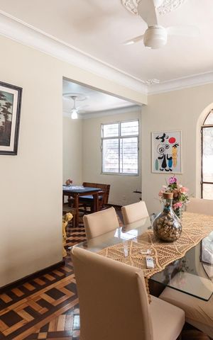 Casa à venda com 200m², 3 quartos e 2 vagasSala