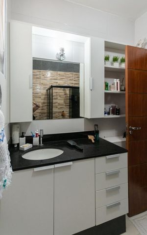 Casa à venda com 200m², 3 quartos e 2 vagasBanheiro