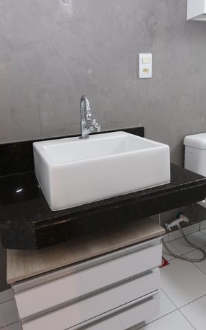 Casa de condomínio à venda com 69m², 2 quartos e 1 vagaBanheiro da Suíte 1