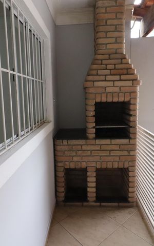 Casa para alugar com 80m², 2 quartos e sem vagaQuintal