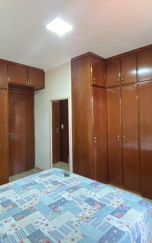 Casa à venda com 220m², 3 quartos e 2 vagas
