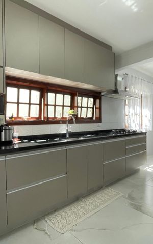 Casa à venda com 220m², 3 quartos e 2 vagas