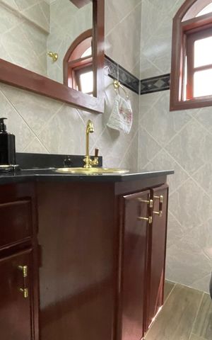 Casa à venda com 220m², 3 quartos e 2 vagas