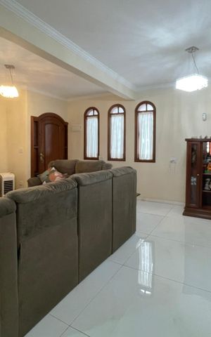 Casa à venda com 220m², 3 quartos e 2 vagas