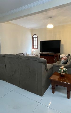 Casa à venda com 220m², 3 quartos e 2 vagas