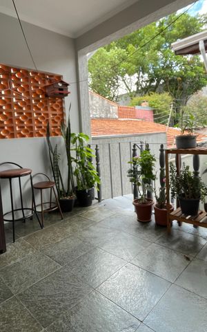 Casa à venda com 220m², 3 quartos e 2 vagas