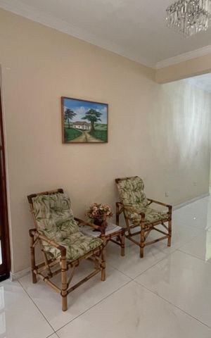 Casa à venda com 220m², 3 quartos e 2 vagas