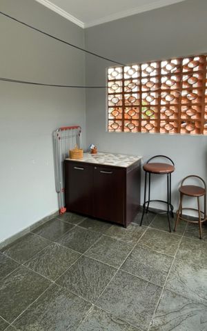 Casa à venda com 220m², 3 quartos e 2 vagas