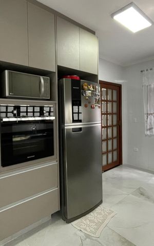 Casa à venda com 220m², 3 quartos e 2 vagas