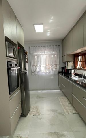 Casa à venda com 220m², 3 quartos e 2 vagas