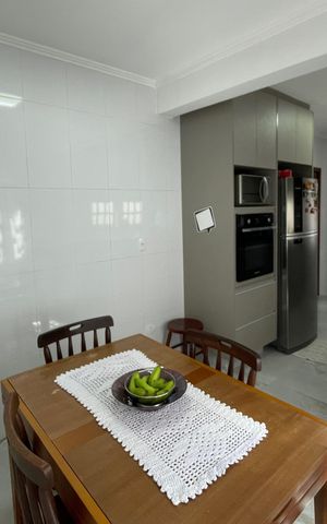 Casa à venda com 220m², 3 quartos e 2 vagas