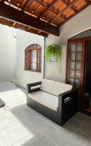 Casa à venda com 220m², 3 quartos e 2 vagas