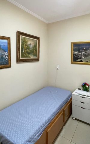 Casa à venda com 220m², 3 quartos e 2 vagas
