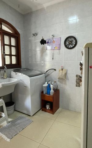 Casa à venda com 220m², 3 quartos e 2 vagas