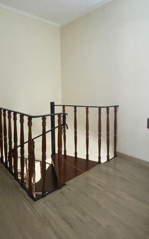 Casa à venda com 220m², 3 quartos e 2 vagas