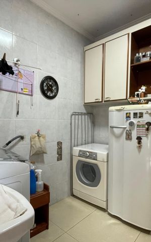 Casa à venda com 220m², 3 quartos e 2 vagas