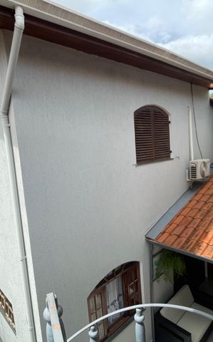 Casa à venda com 220m², 3 quartos e 2 vagas