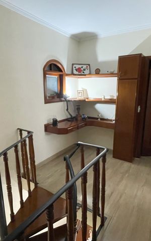 Casa à venda com 220m², 3 quartos e 2 vagas